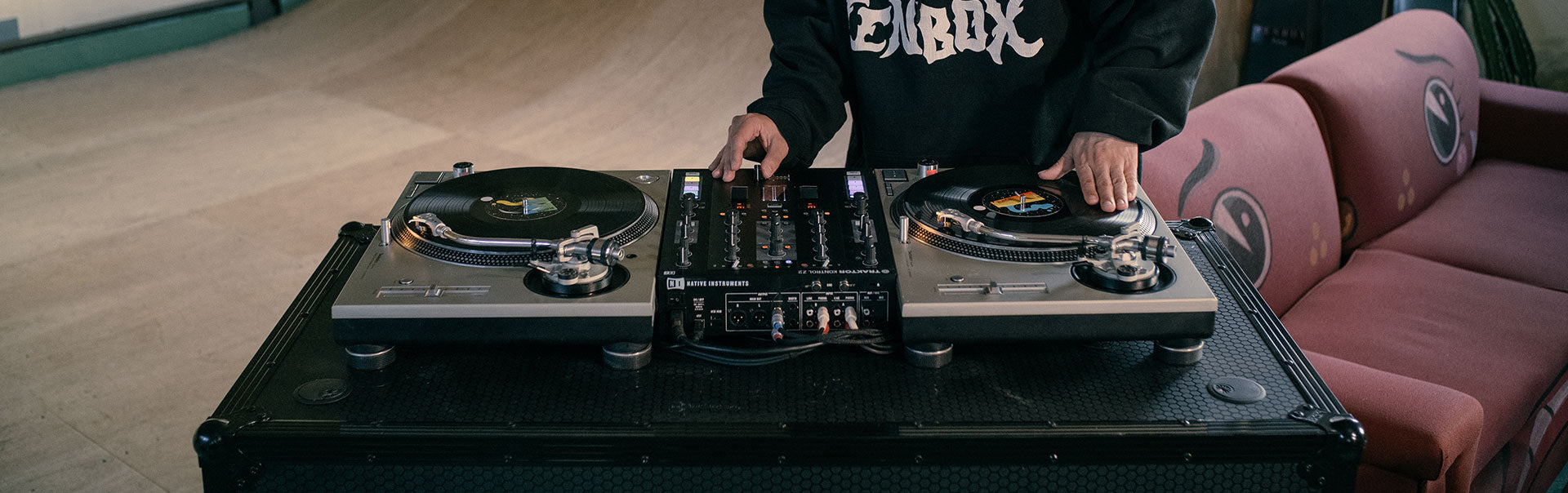 By DJ Turntable