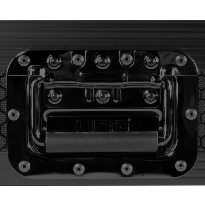 UDG Ultimate Flight Case Denon DJ SC LIVE 4 Black Plus (Wheels)