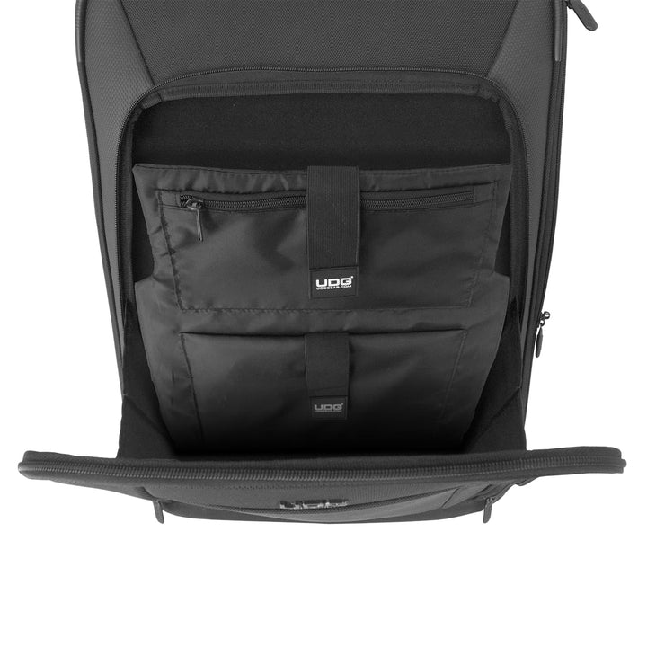 UDG Creator Wheeled MIDI Controller Case Black 22"