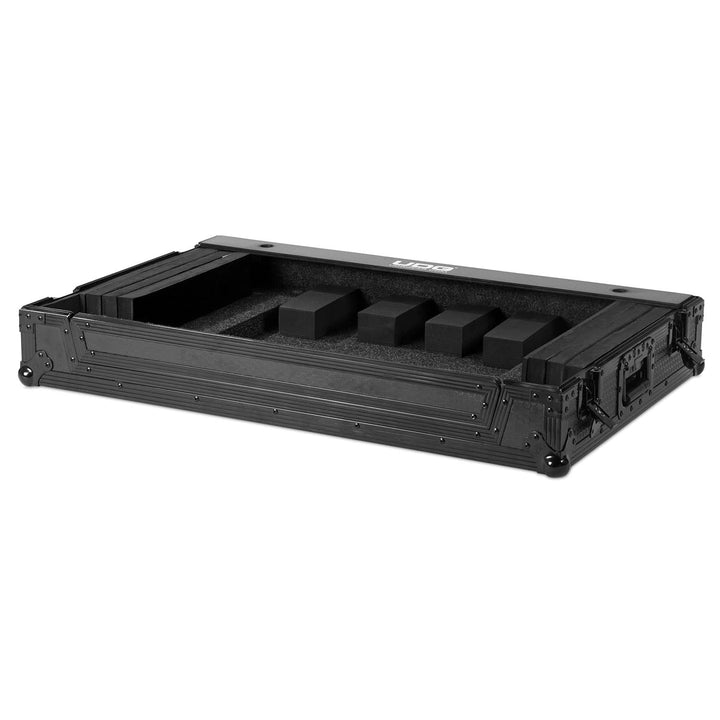 UDG Ultimate Flight Case Multi Format 3XL Black Plus (Wheels)